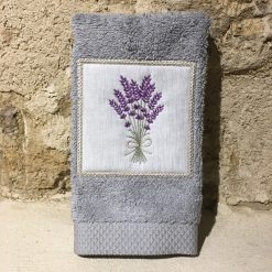 serviette invité 30x50 coton gris clair broderie bouquet lavande lilas