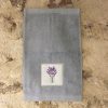 serviette invité 30x50 coton gris clair broderie bouquet lavande lilas