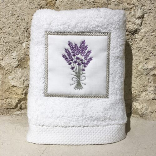 serviette 50x100 coton blanc broderie bouquet lavande lilas