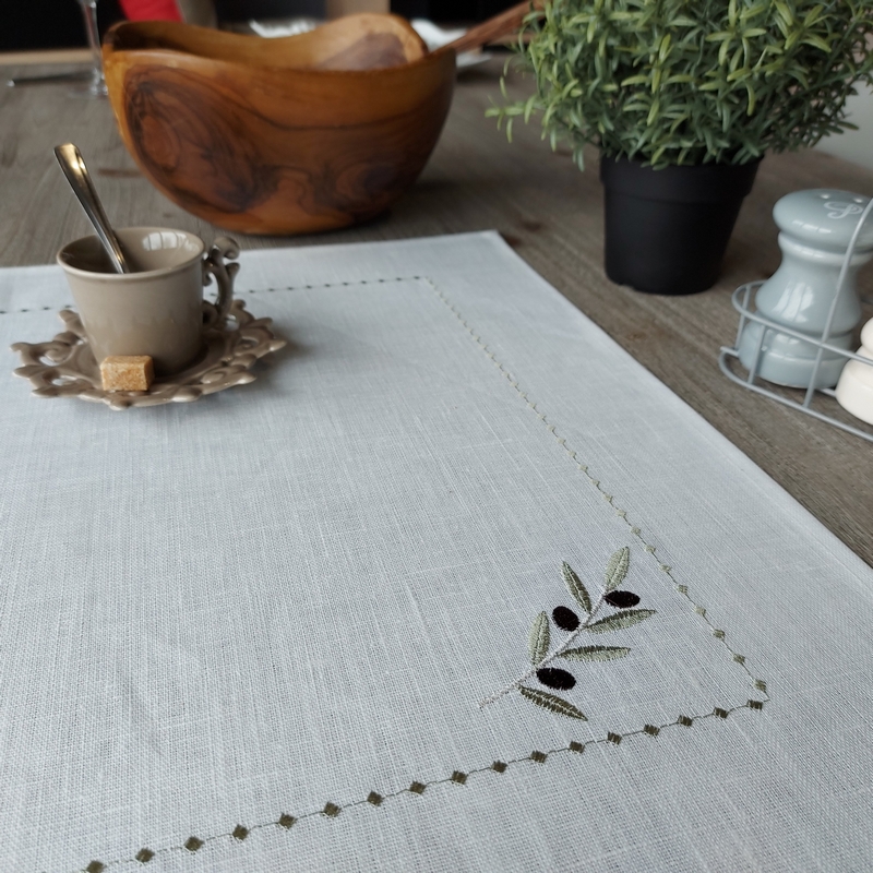 set de table lin enduit blanc broderie olive