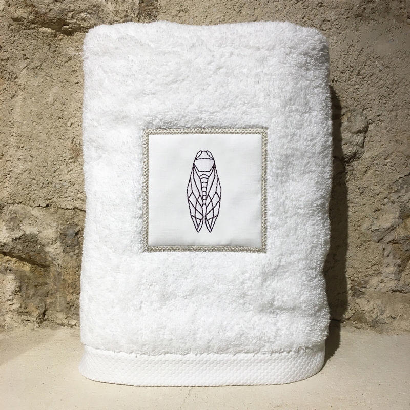 drap de douche 70x140 coton blanc broderie cigale